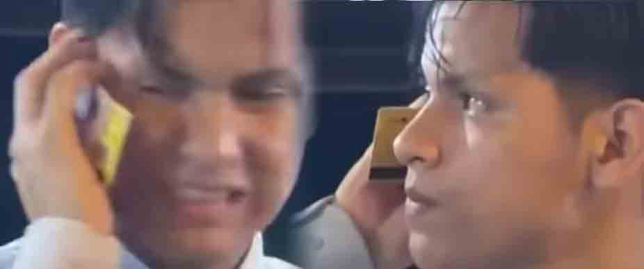 INSOLITO: viralizan joven borracho haciendo una llamada con su tarjeta de crédito