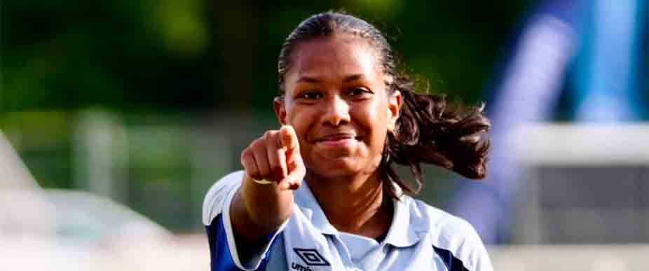 Jugadora de La Selecta femenina nominada a premios del fútbol universitario en EEUU