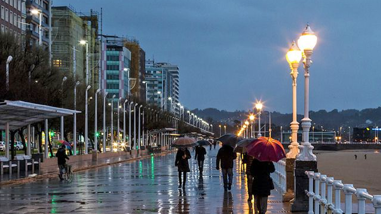España sufre un giro brusco: del calor intenso a fuertes lluvias y granizo