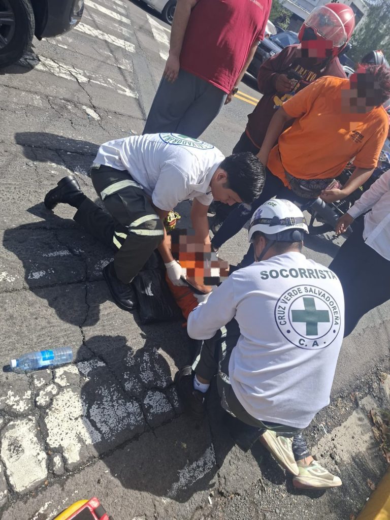 Motociclista resulta lesionado en accidente vial en la Araujo