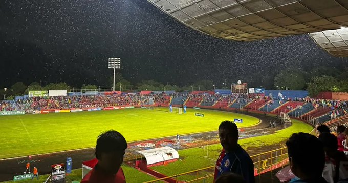 Condiciones climáticas dejan partido FAS vs Alianza suspendido la noche de sábado