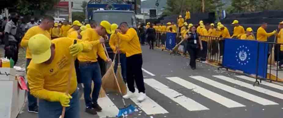 Internos del Plan Cero Ocio limpian las calles tras desfile de Independencia