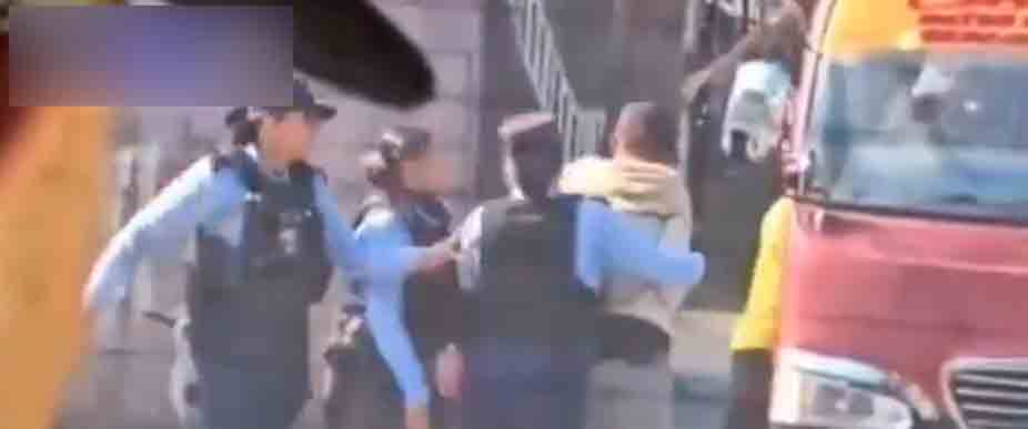 HONDURAS: delincuente logra escapar de los policías tras robar en el transporte público