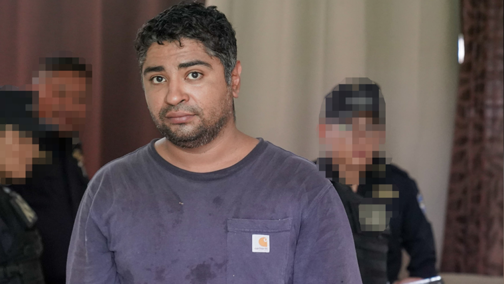 Le caen a traficante que almacenaba la droga en su vivienda en San Salvador