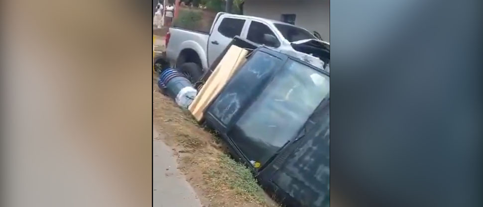 Vehículo queda volcado tras percance vial en Morazán