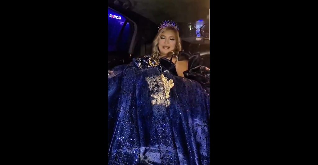 Yanira Berrios llega en limusina y con vestido de «princesa» a su fiesta de  cumpleaños 50