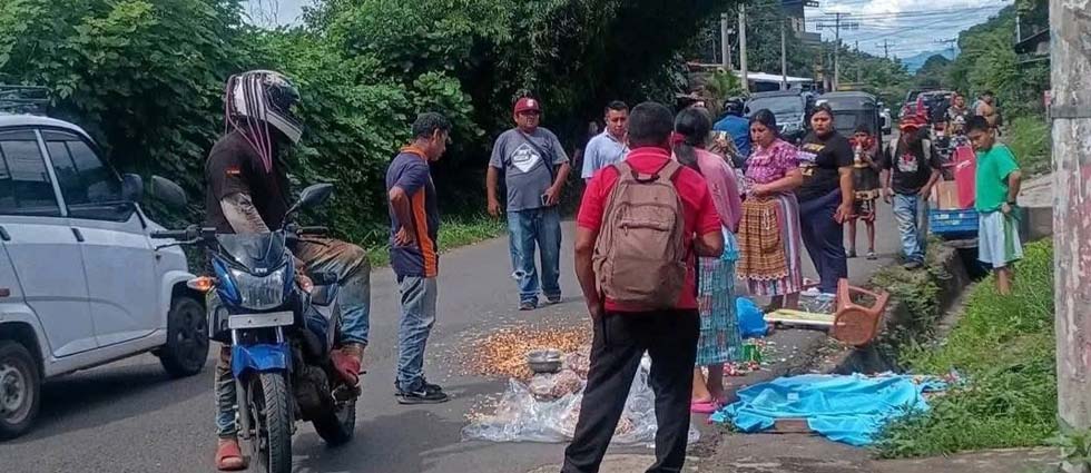Denuncian a conductor que destruyó la mercadería de vendedora y luego se dio a la fuga en Ahuachapán