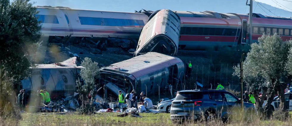 Tragedia en España: ¡al menos 30 fallecidos y unos 150 heridos tras choque de trenes!