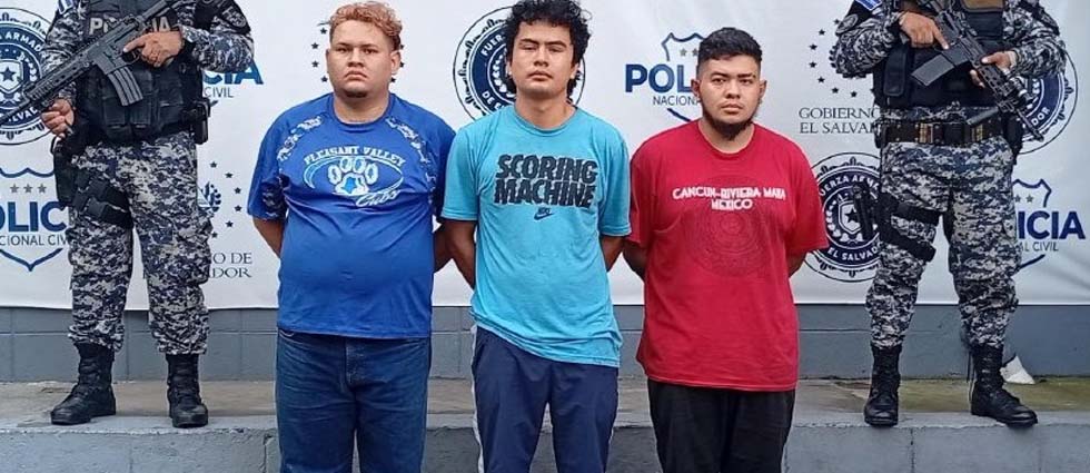 Policías capturan a tres sujetos tras protagonizar pelea durante un baile en Soyapango