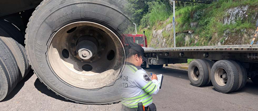 VMT decomisa rastra que circulaba con llantas en mal estado