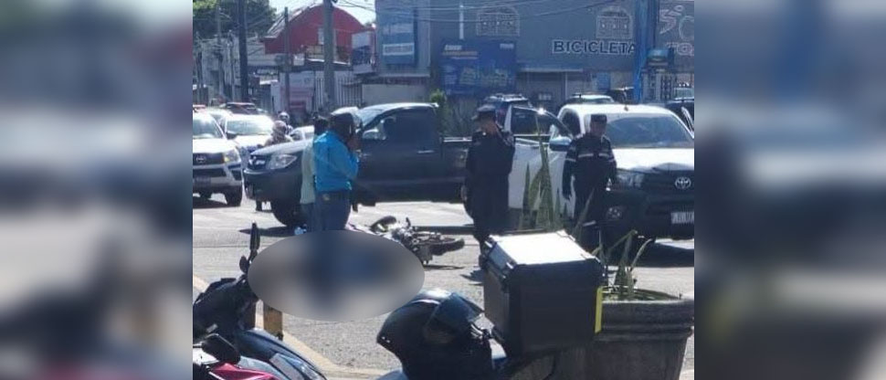 Motociclista termina en el hospital tras accidentarse en Sonsonate