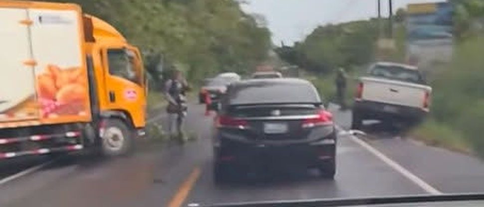 Conductores provocan fuerte accidente en carretera Longitudinal del Norte