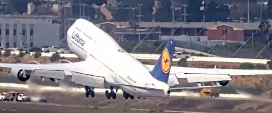 EEUU: aeronave estuvo a centímetros de golpear la pista con su cola durante un aterrizaje en Los Ángeles