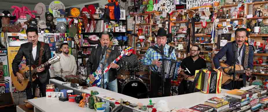 Los Tigres del Norte incluyen a «El Salvador» en su más reciente presentación en el Tiny Desk