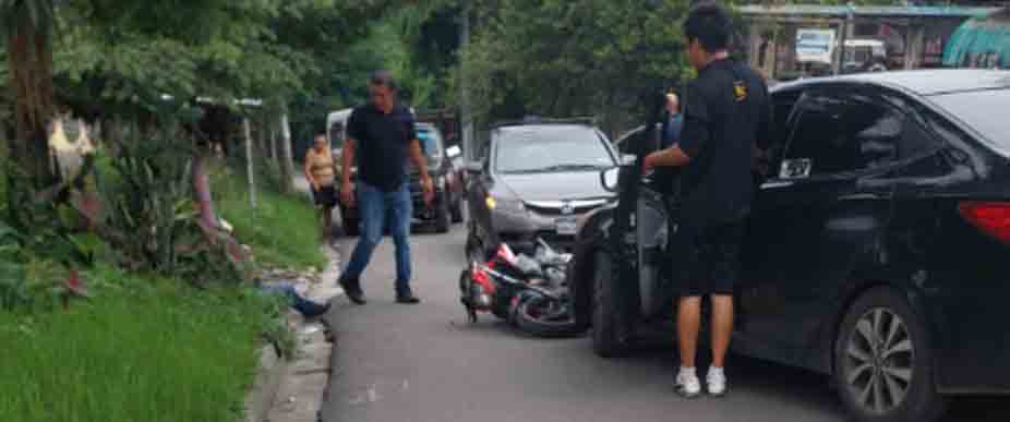 Biker resulta lesionado tras accidentes con 2 conductores en Apopa