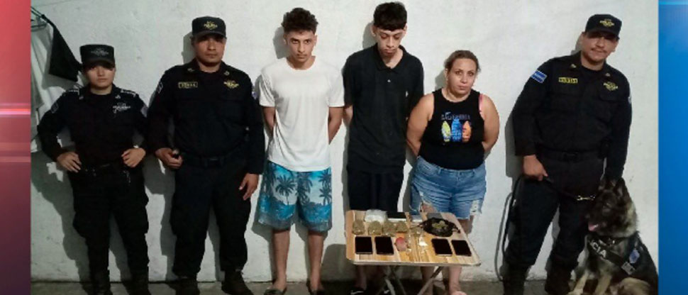 PNC capturan a tres sujetos tras encontrarles varias porciones de drogas