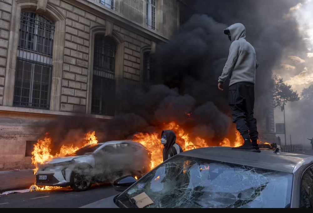 Prohíben todas las protestas el sábado en la segunda ciudad más grande de Francia