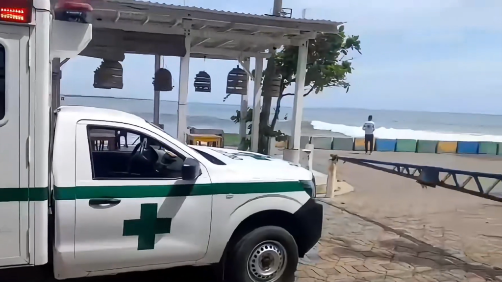 Cuerpos de socorro se mantienen en las costas salvadoreñas ante alerta de tsunami