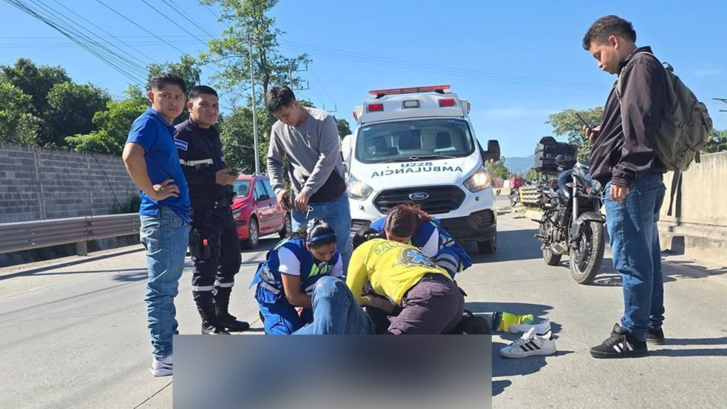 Motociclista resulta lesionado tras accidentarse en la carretera Panamericana