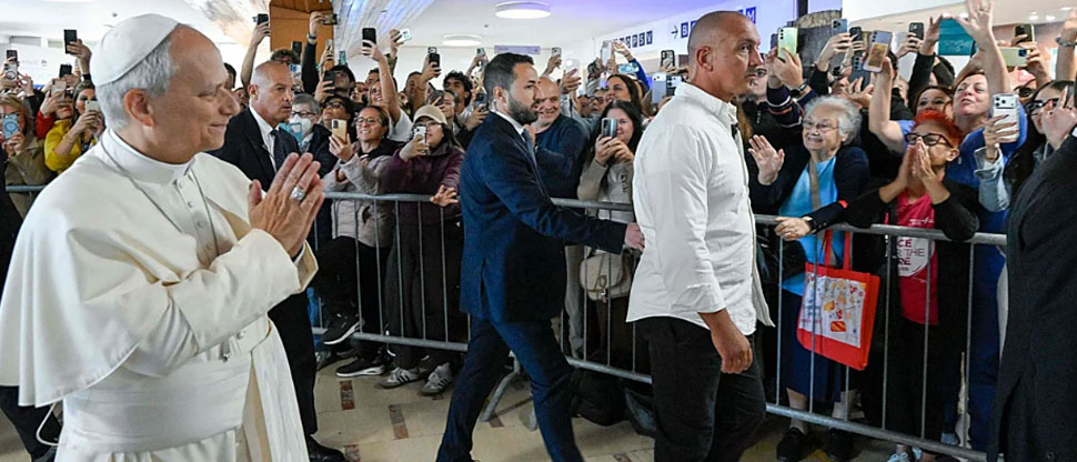 Médicos confirman que el Papa León XV tiene un cáncer de pulmón