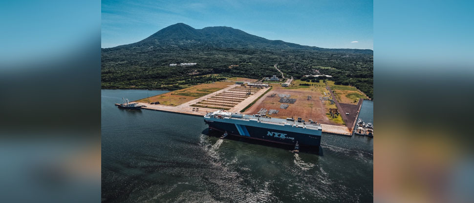 Buque Atlas Leader arriba en Puerto de La Unión con más de 400 vehículos
