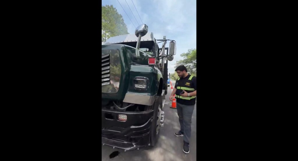 Sacan de circulación a rastra que transitaba con desperfectos mecánicos